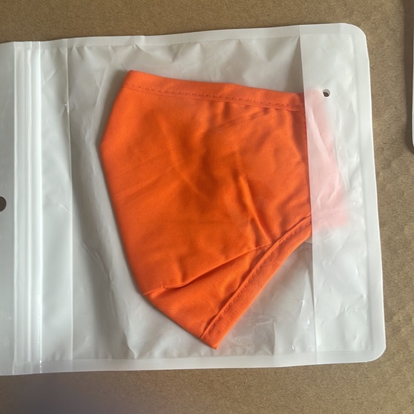 Solid Face Mask - Picture 6 of 7